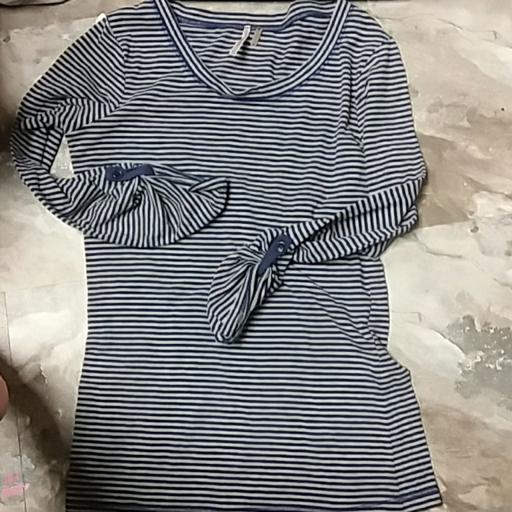 quarter sleeved shirt